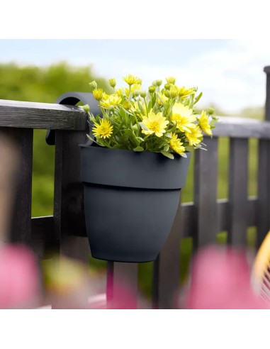 Vibia Campana Easy Hanger Small: Design e Verde sul Balcone