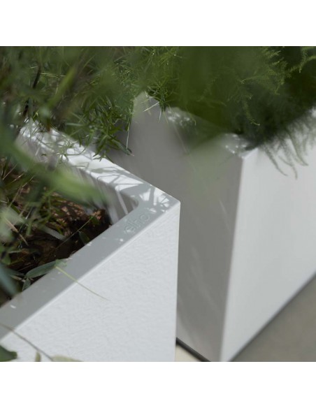 VASO FIORIERA CON ROTELLE VIVO MATT-COLORE BIANCO